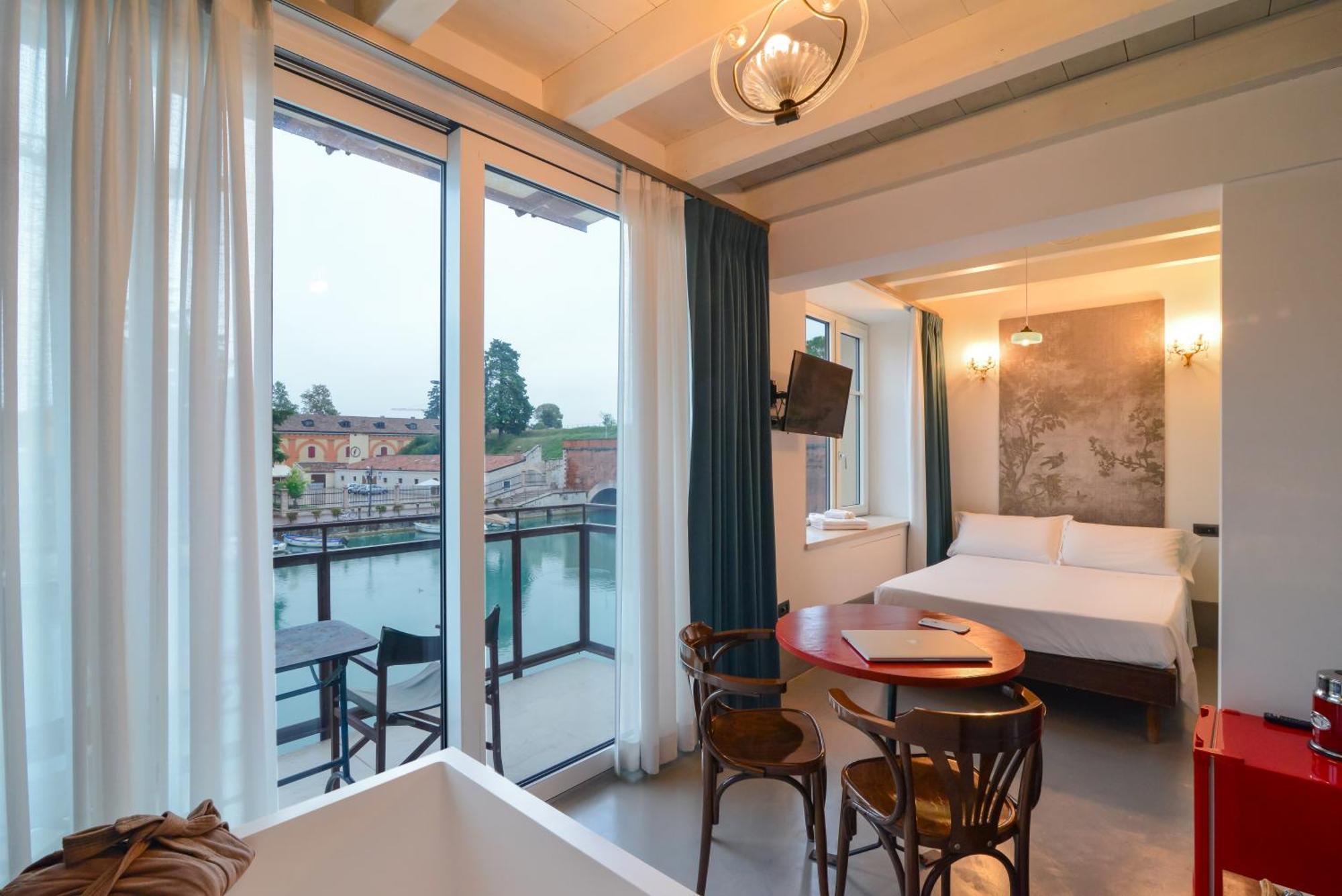 Cabanon Urban Apartments Peschiera del Garda Exterior photo