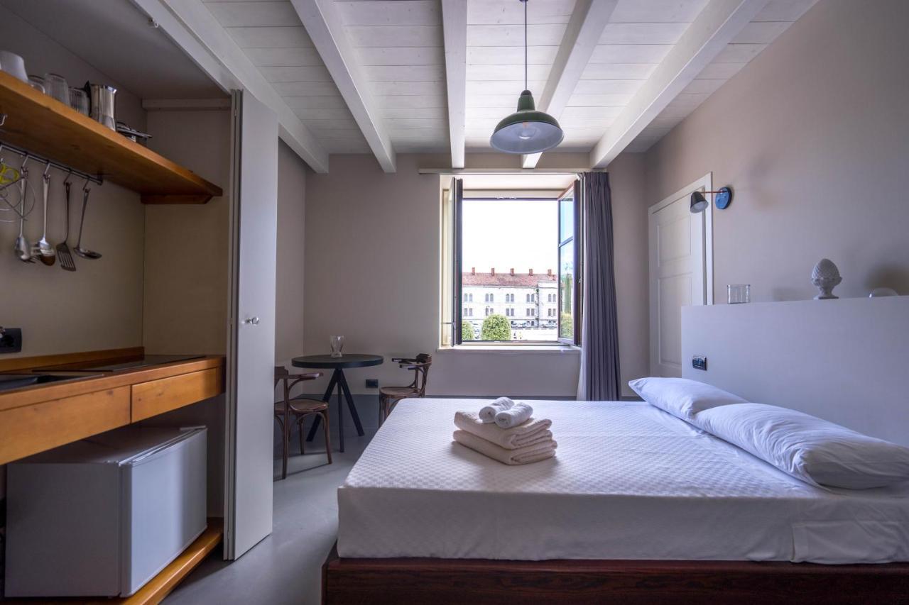 Cabanon Urban Apartments Peschiera del Garda Exterior photo
